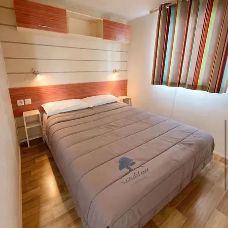 Hébergement de vacances Maison 297 M² Piscine
